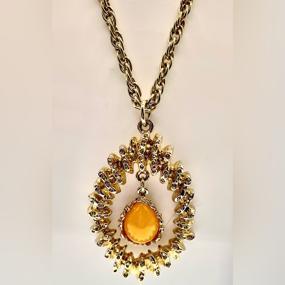 Vintage 1970s Signed Sarah Coventry
Honeycomb Tear Drop Pendant Necklace - Picture 2 of 8